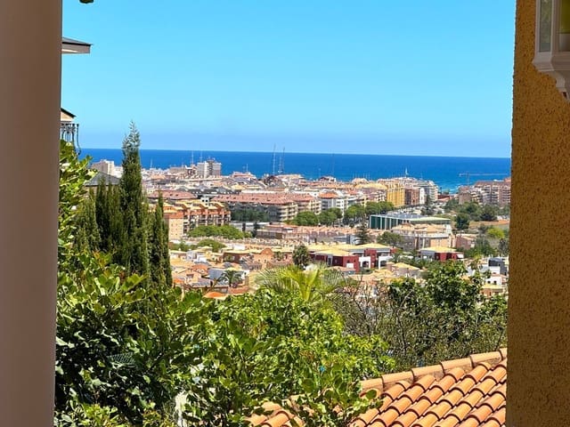 5 Zimmer Villa zu verkaufen in Dénia mit Pool - 525.000 € (Ref: 8648396)