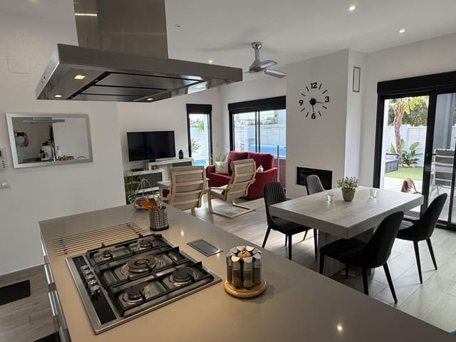 3 Zimmer Villa zu verkaufen in Dénia mit Pool - 645.000 € (Ref: 8655712)