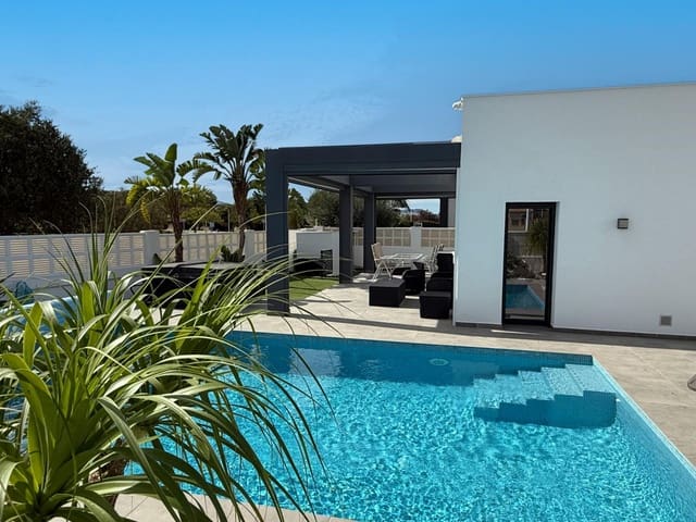 3 Zimmer Villa zu verkaufen in Dénia mit Pool - 645.000 € (Ref: 8655712)
