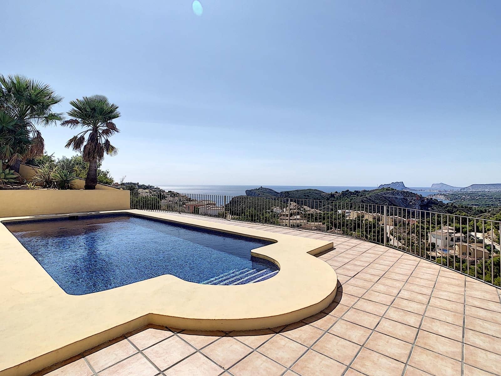3 slaapkamer Villa te koop in Moraira met zwembad - € 695.000 (Ref: 8662032)