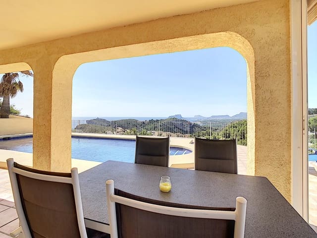 3 slaapkamer Villa te koop in Moraira, Teulada-Moraira met zwembad - € 695.000 (Ref: 8662032)