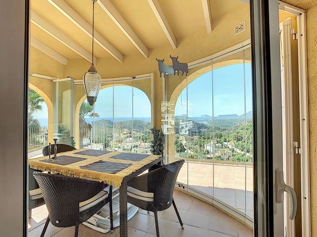 3 slaapkamer Villa te koop in Moraira, Teulada-Moraira met zwembad - € 695.000 (Ref: 8662032)