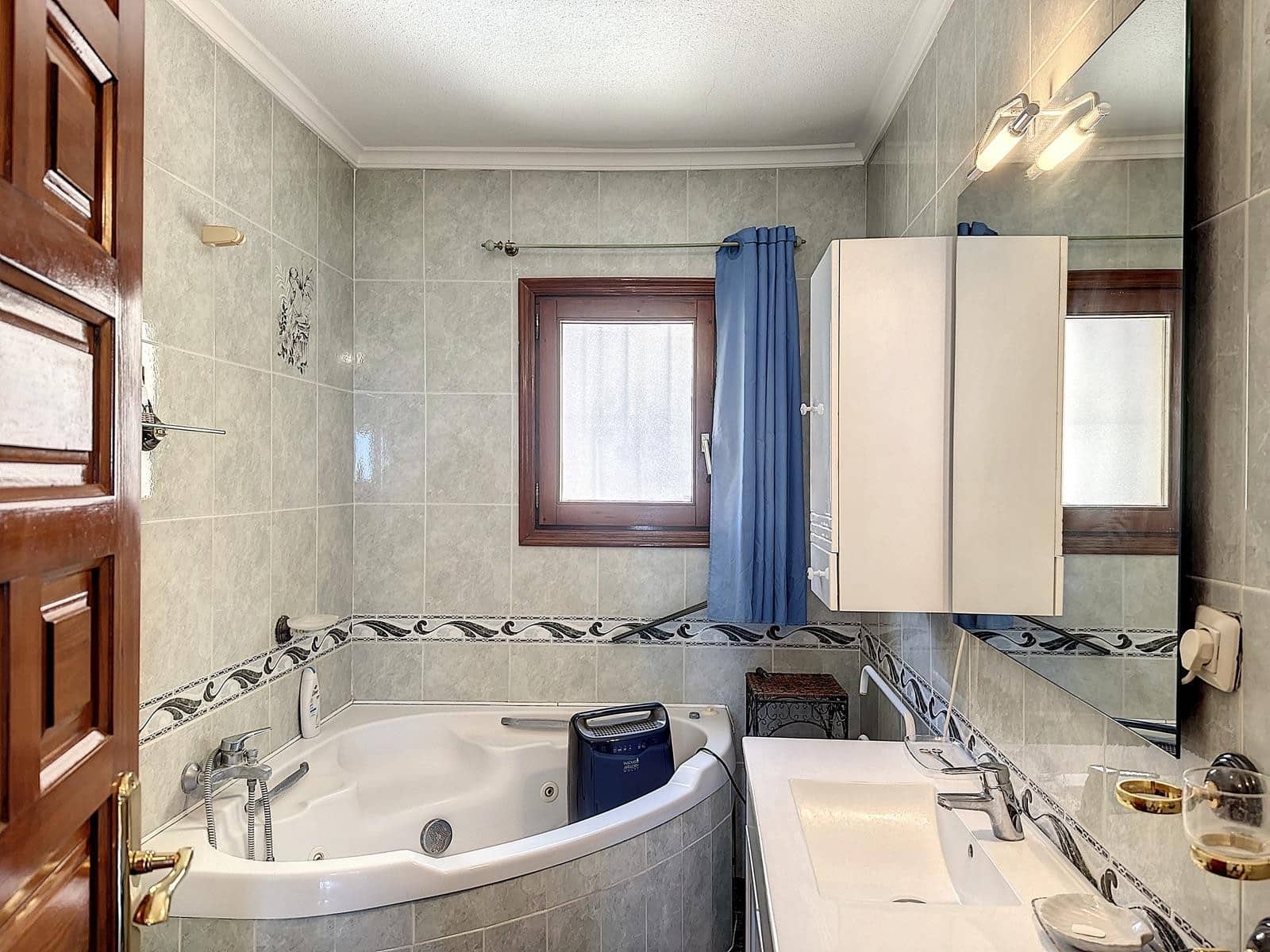 Chalet de 4 habitaciones en Moraira en venta con piscina - 529.000 € (Ref: 8662035)