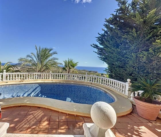 Chalet de 4 habitaciones en Moraira, Teulada-Moraira en venta con piscina - 529.000 € (Ref: 8662035)