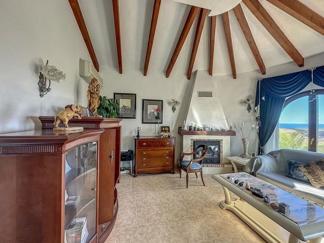 Chalet de 4 habitaciones en Moraira, Teulada-Moraira en venta con piscina - 529.000 € (Ref: 8662035)