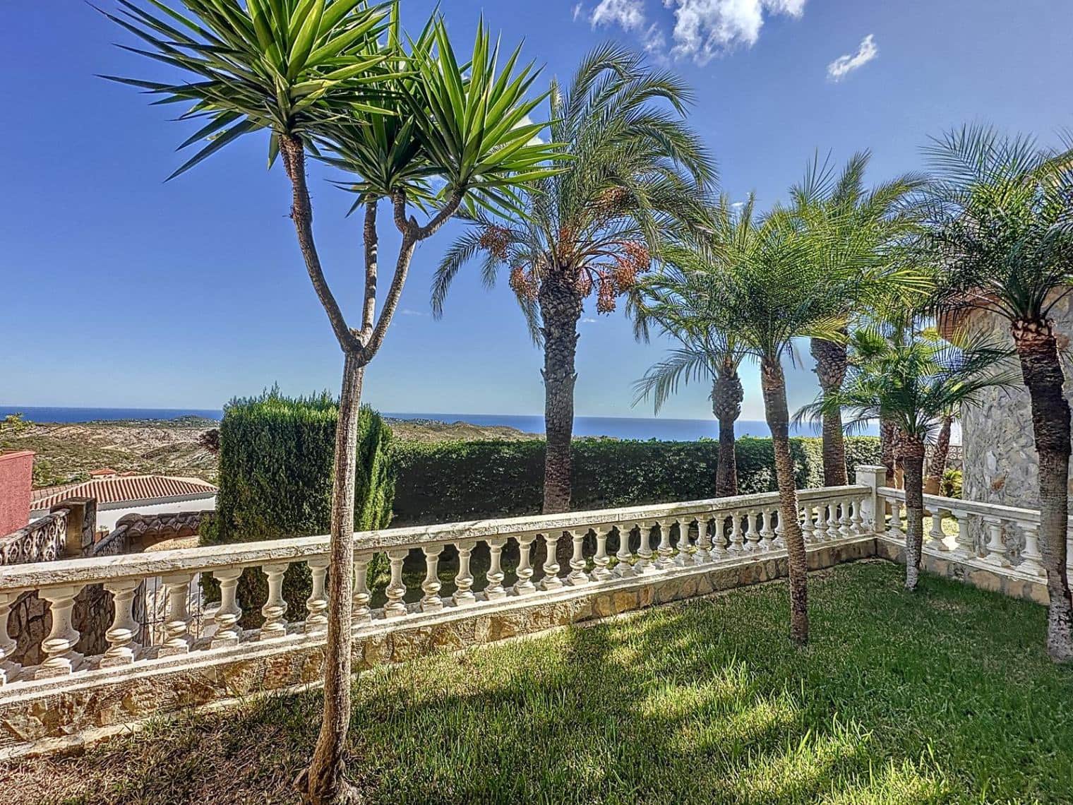 Chalet de 4 habitaciones en Moraira en venta con piscina - 529.000 € (Ref: 8662035)