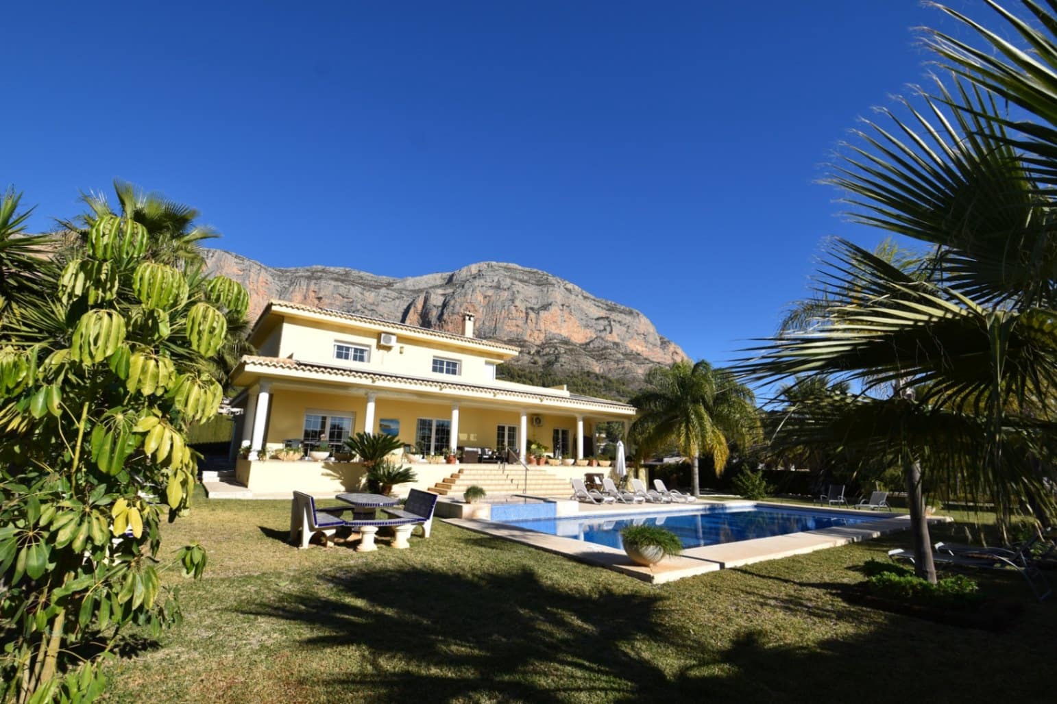 5 Zimmer Villa zu verkaufen in Javea / Xabia mit Pool - 1.370.000 € (Ref: 8664227)
