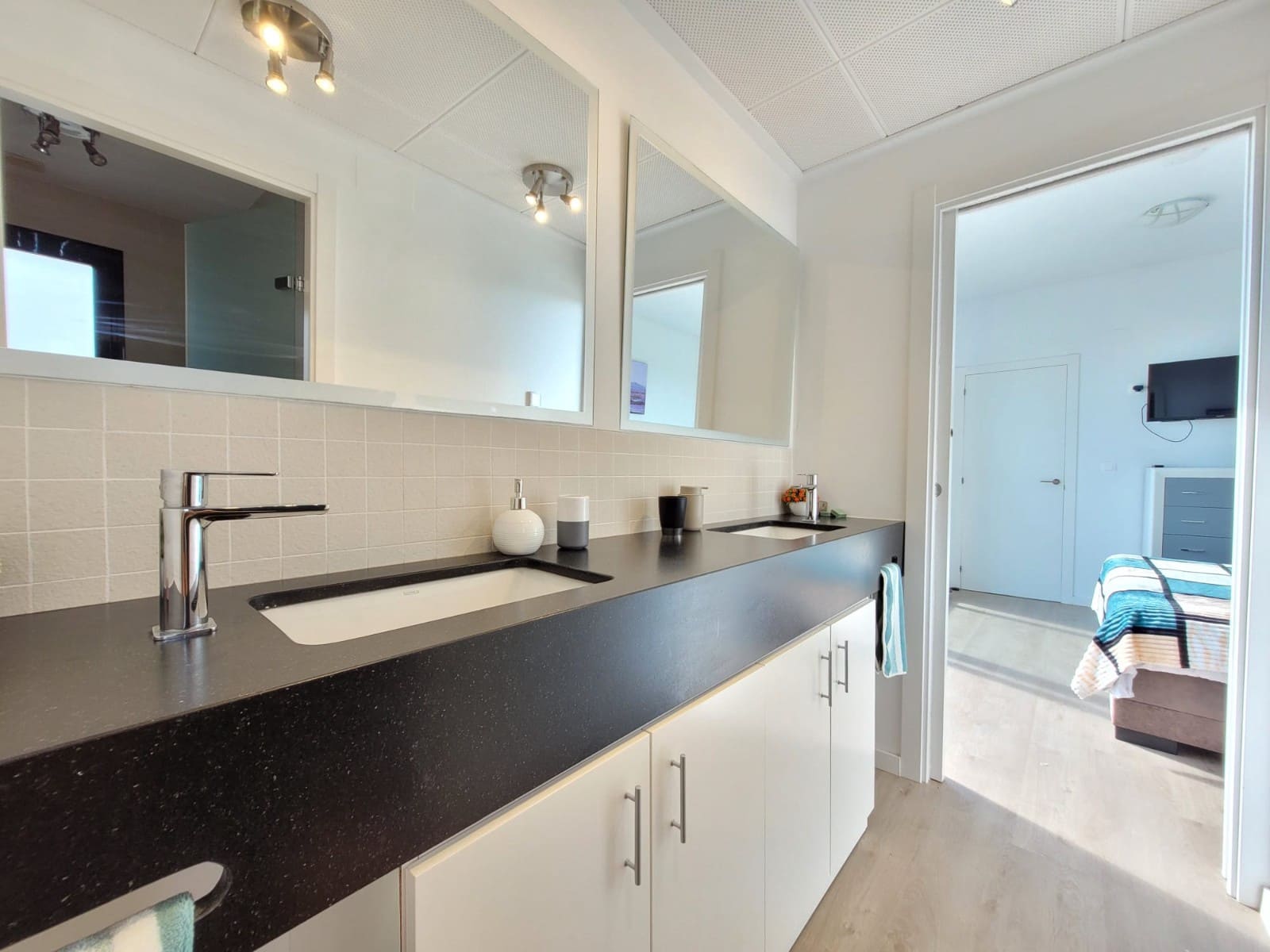 3 slaapkamer Villa voor vakantieverhuur in Ciudad Quesada met zwembad garage - € 980 (Ref: 8665770)