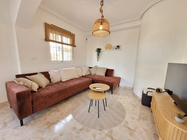 2 makuuhuone Huvila lomavuokrausta paikassa La Marina, Elche / Elx mukana uima-altaan 
autotalli - 525 € (Ref: 8674947)