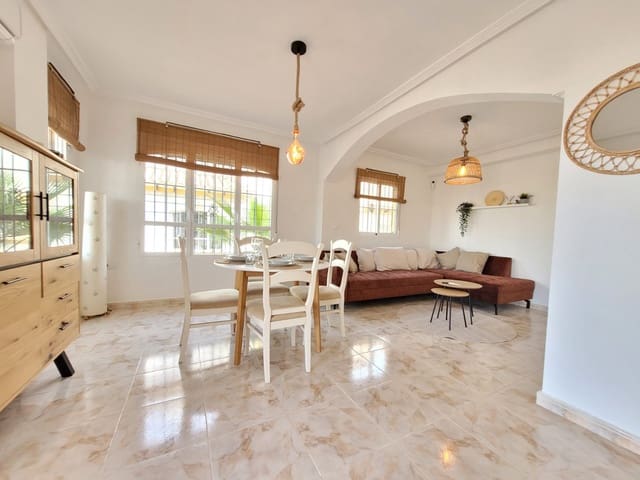 2 makuuhuone Huvila lomavuokrausta paikassa La Marina, Elche / Elx mukana uima-altaan 
autotalli - 525 € (Ref: 8674947)