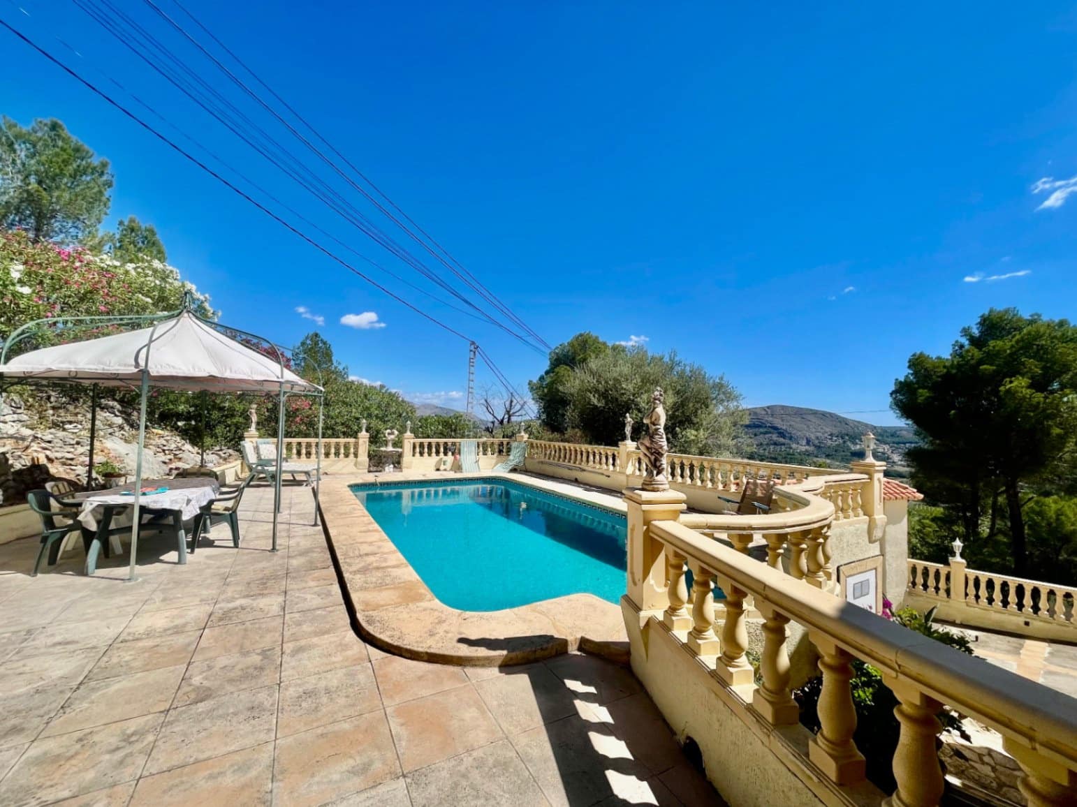 5 soveværelse Finca/Landehus til salg i Jalon / Xalo med swimmingpool - € 399.950 (Ref: 8695805)