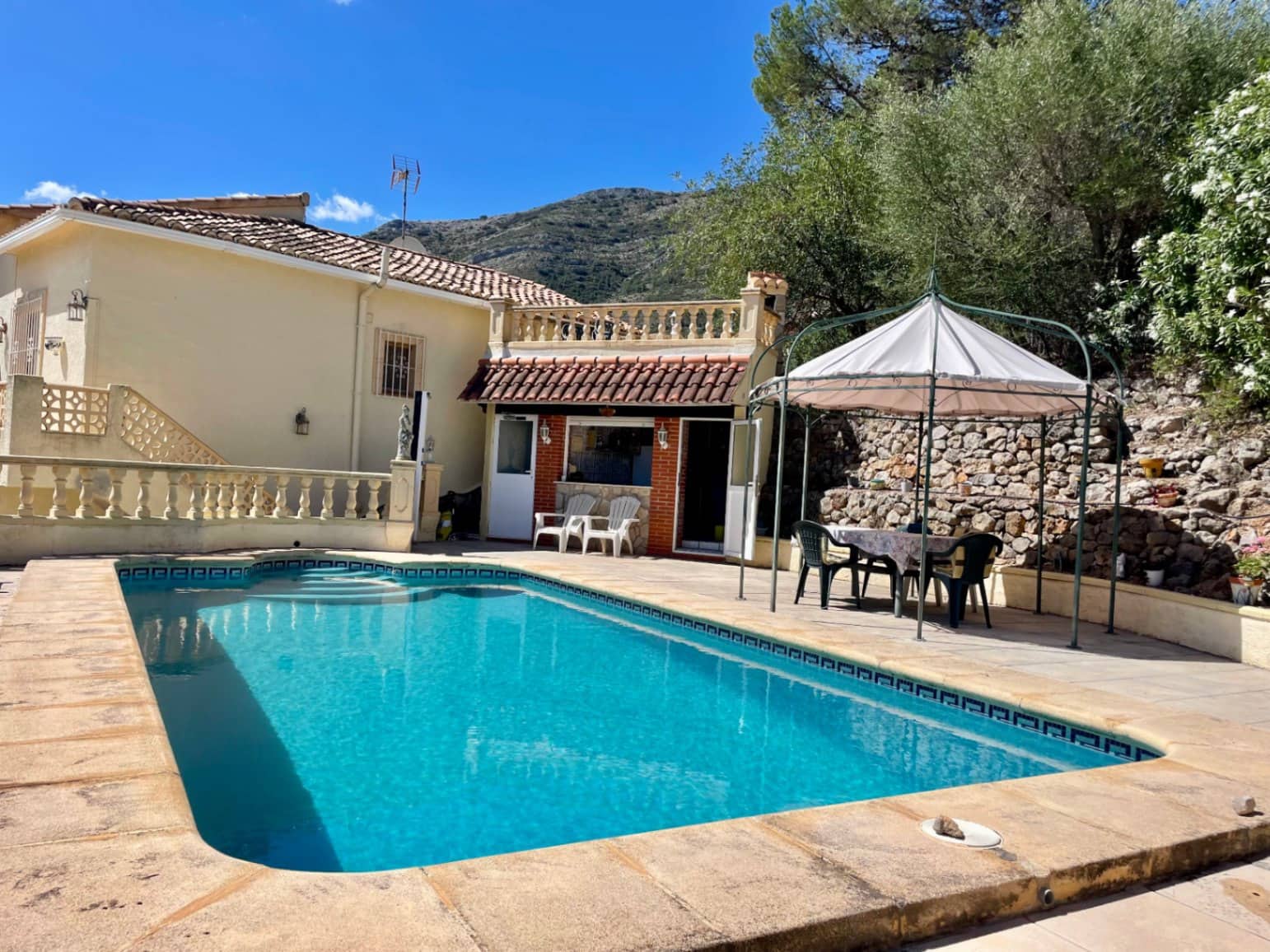5 soveværelse Finca/Landehus til salg i Jalon / Xalo med swimmingpool - € 399.950 (Ref: 8695805)