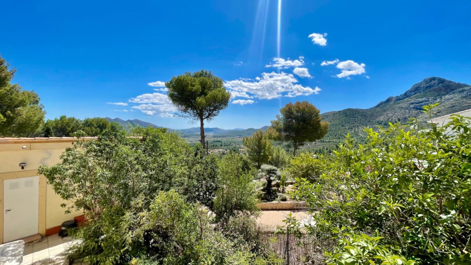 5 soveværelse Finca/Landehus til salg i Jalon / Xalo med swimmingpool - € 399.950 (Ref: 8695805)