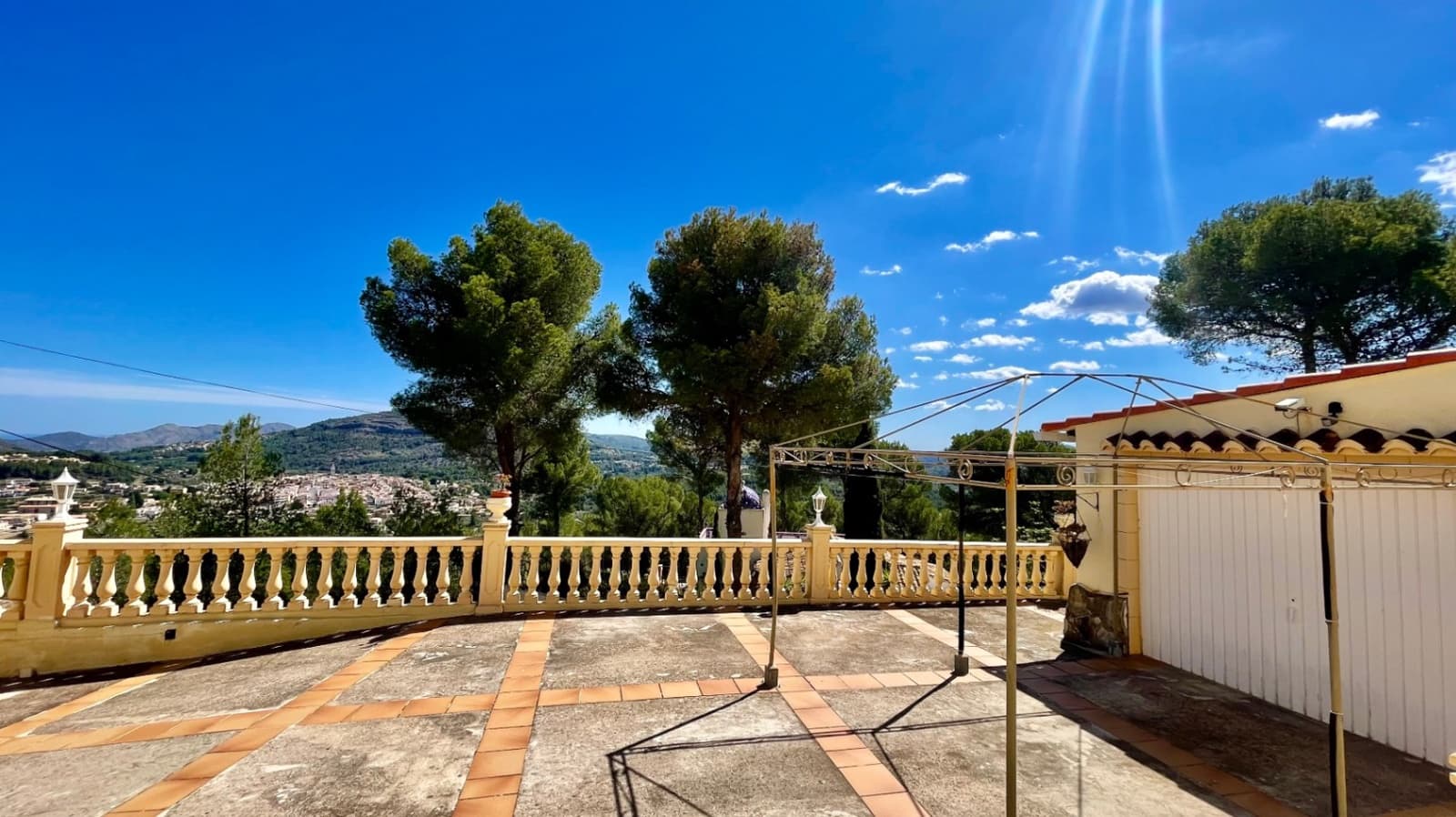 5 soveværelse Finca/Landehus til salg i Jalon / Xalo med swimmingpool - € 399.950 (Ref: 8695805)