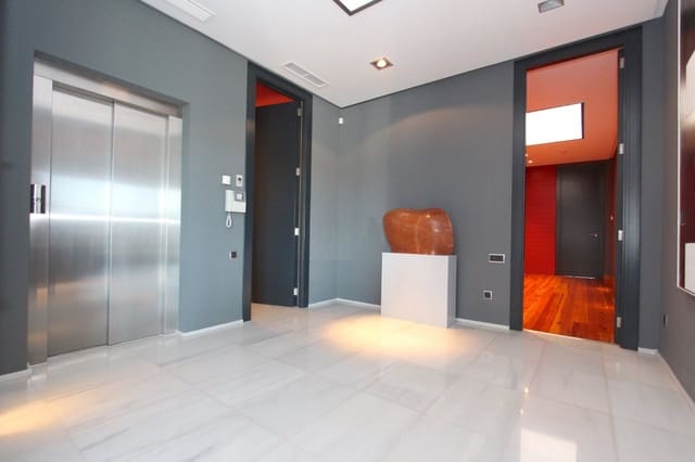 5 Zimmer Villa zu verkaufen in Dénia mit Pool - 2.500.000 € (Ref: 8696171)