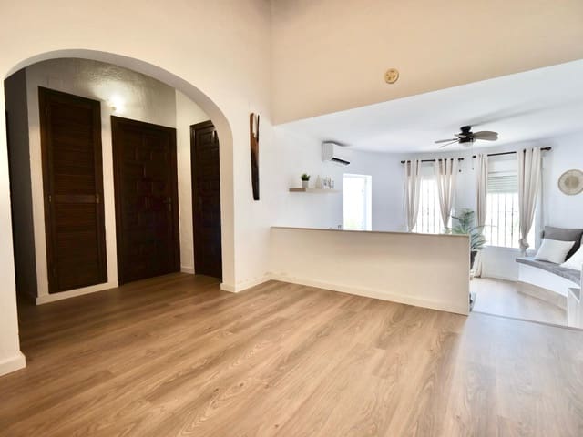 4 slaapkamer Villa te koop in Dénia - € 510.000 (Ref: 8698721)