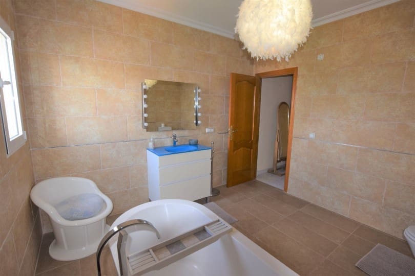 5 quarto Moradia para venda em Pueblo Bravo - 899 000 € (Ref: 8707304)