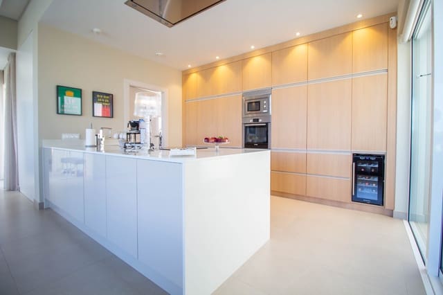 3 quarto Moradia para venda em Las Colinas Golf, Orihuela com piscina - 1 050 000 € (Ref: 8735182)