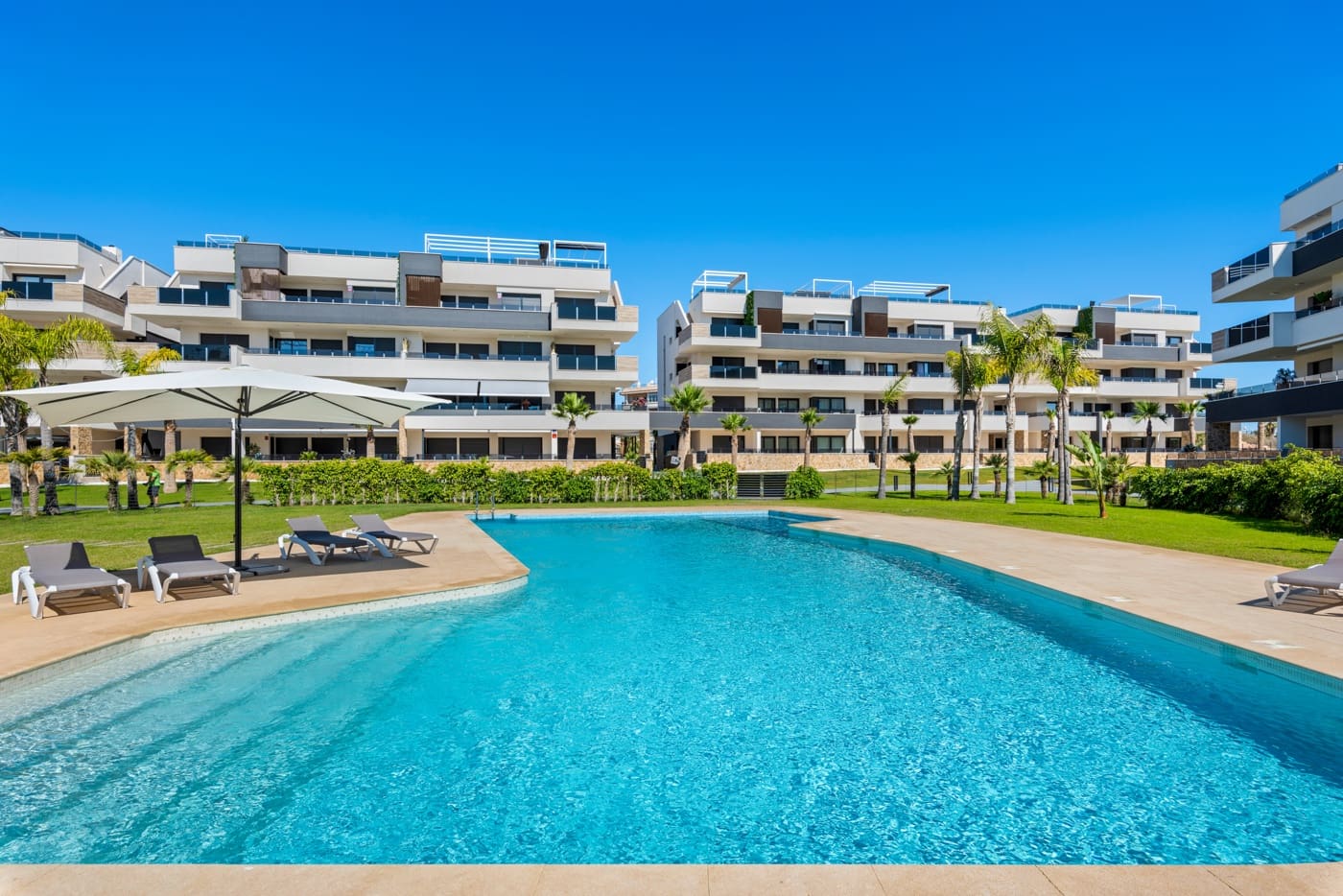 2 bedroom Apartment for holiday rental in Playa Flamenca with pool garage - € 693 (Ref: 8754819)