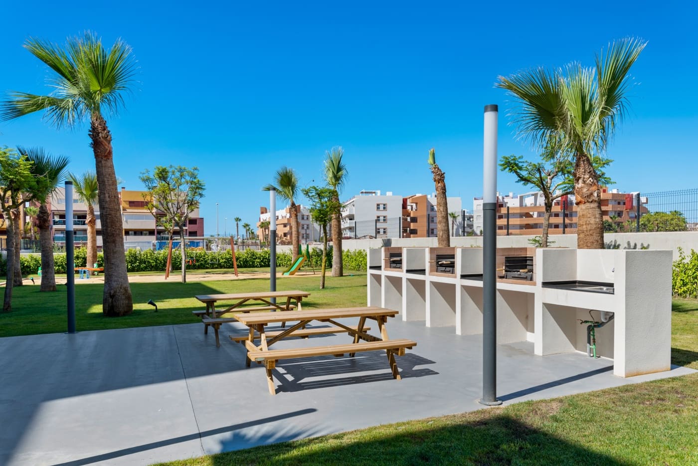 2 bedroom Apartment for holiday rental in Playa Flamenca with pool garage - € 693 (Ref: 8754819)