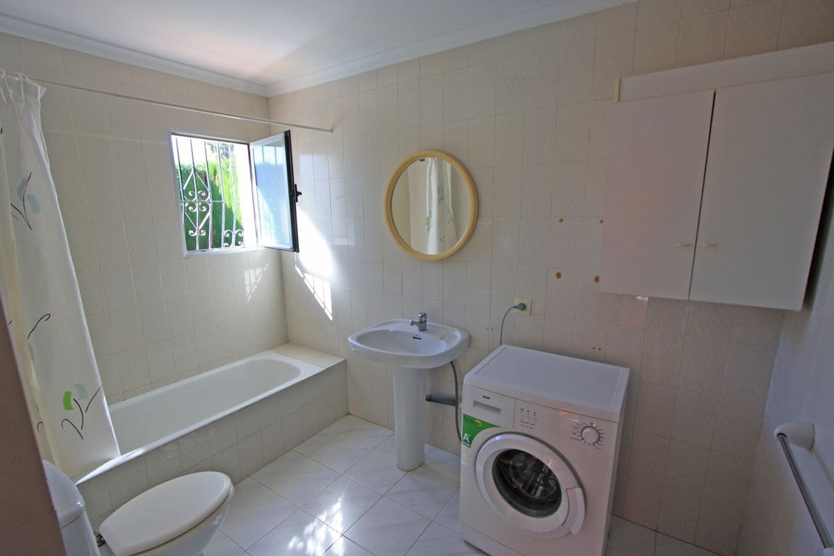 9 bedroom Villa for sale in Denia with pool - € 585,000 (Ref: 8766484)