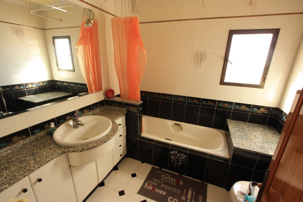 9 bedroom Villa for sale in Denia with pool - € 585,000 (Ref: 8766484)