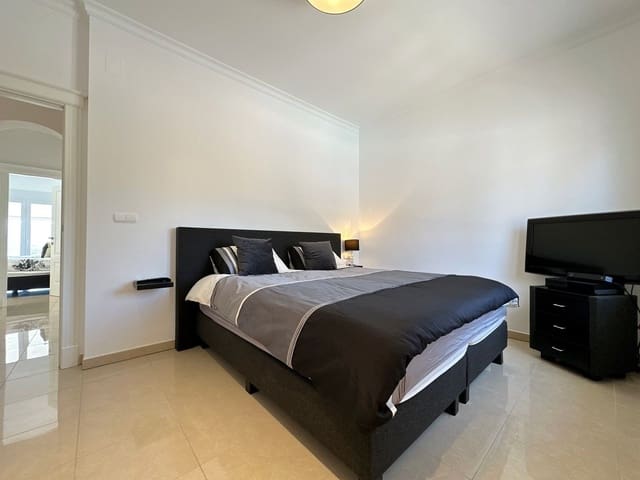 4 slaapkamer Villa te koop in Moraira, Teulada-Moraira met zwembad - € 1.195.000 (Ref: 8781975)