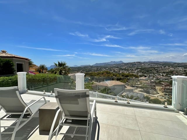 4 slaapkamer Villa te koop in Moraira, Teulada-Moraira met zwembad - € 1.195.000 (Ref: 8781975)