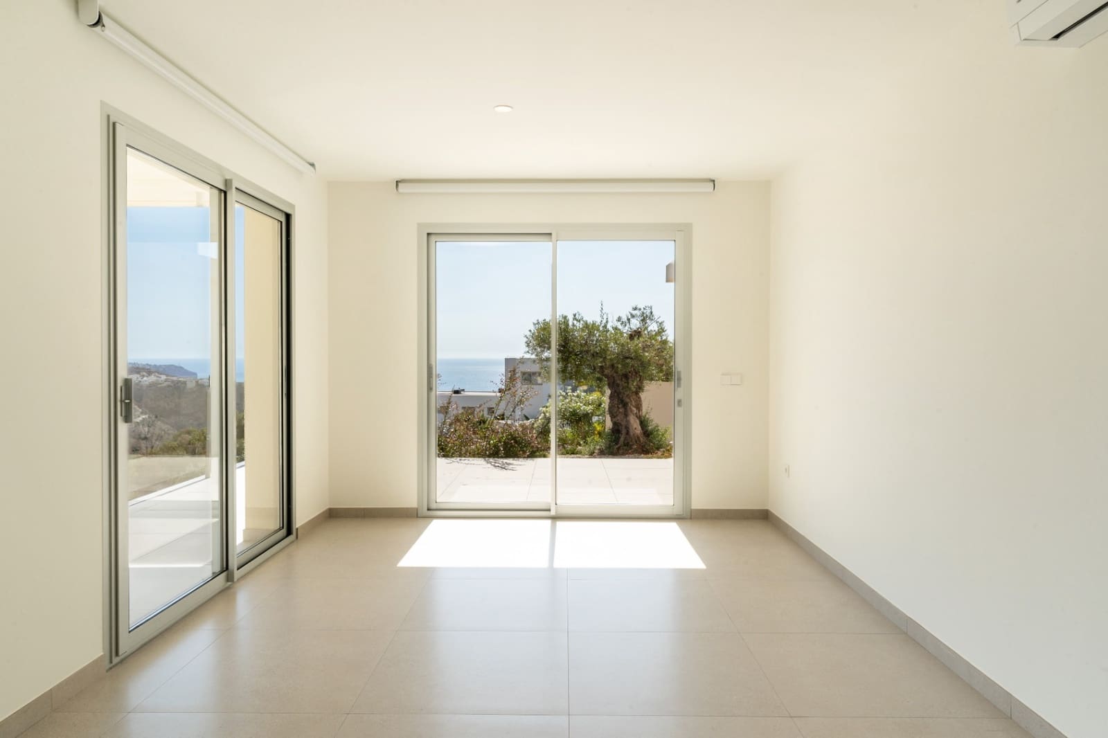 4 slaapkamer Villa te koop in Moraira met zwembad - € 1.595.000 (Ref: 8784385)