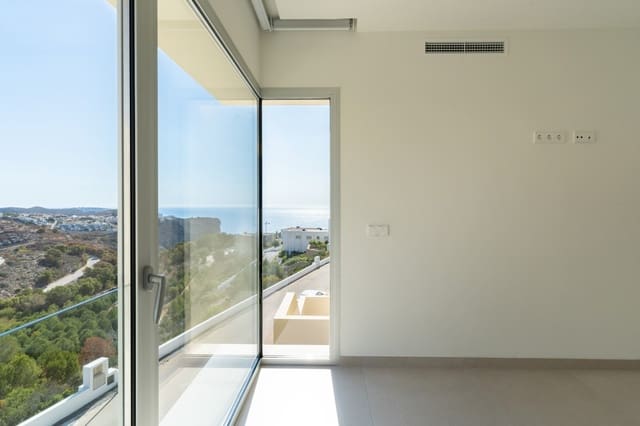 4 slaapkamer Villa te koop in Moraira, Teulada-Moraira met zwembad - € 1.595.000 (Ref: 8784385)