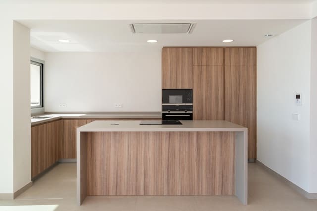 4 slaapkamer Villa te koop in Moraira, Teulada-Moraira met zwembad - € 1.595.000 (Ref: 8784385)