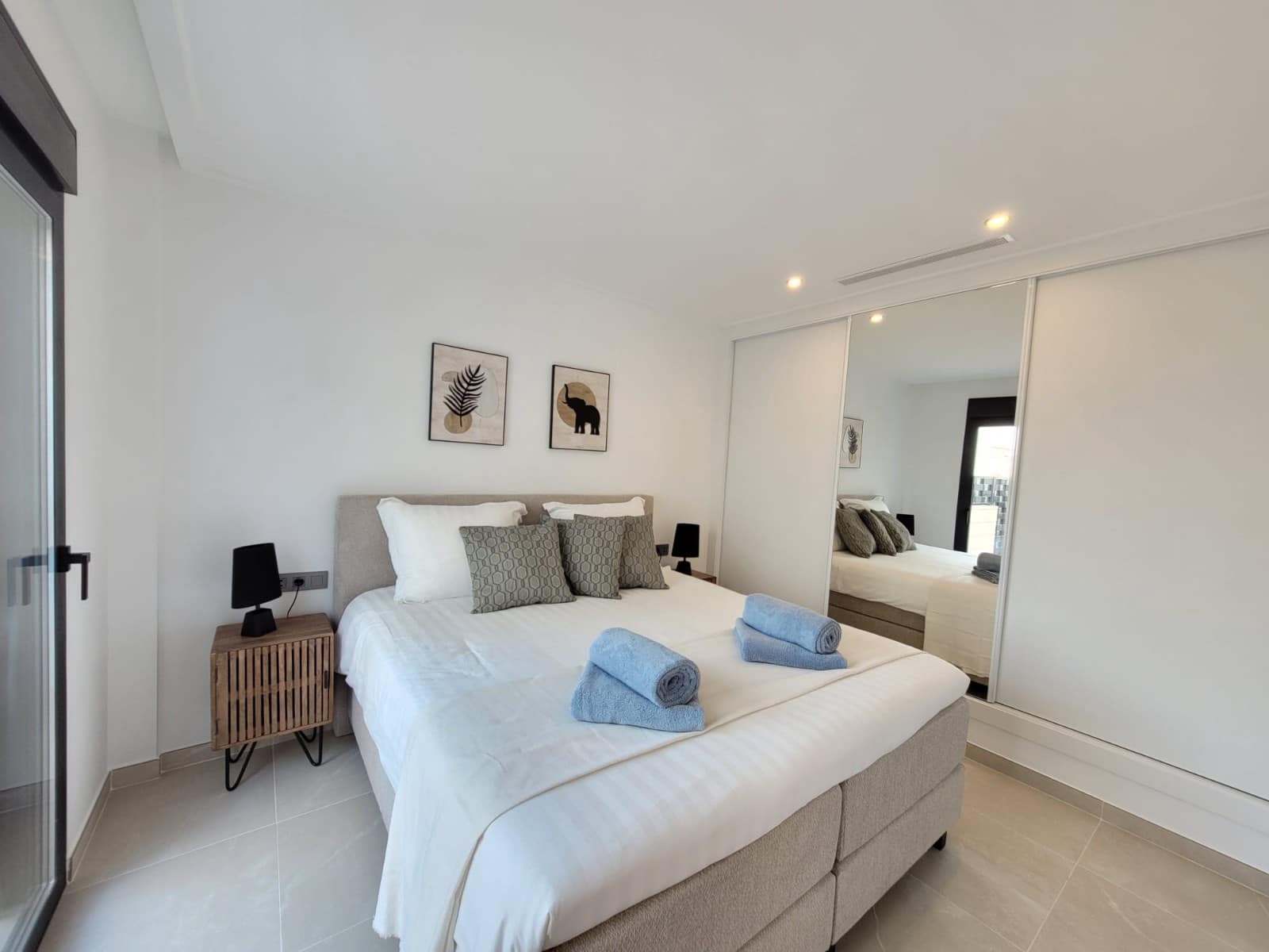 3 slaapkamer Villa voor vakantieverhuur in Ciudad Quesada met zwembad garage - € 1.085 (Ref: 8786960)