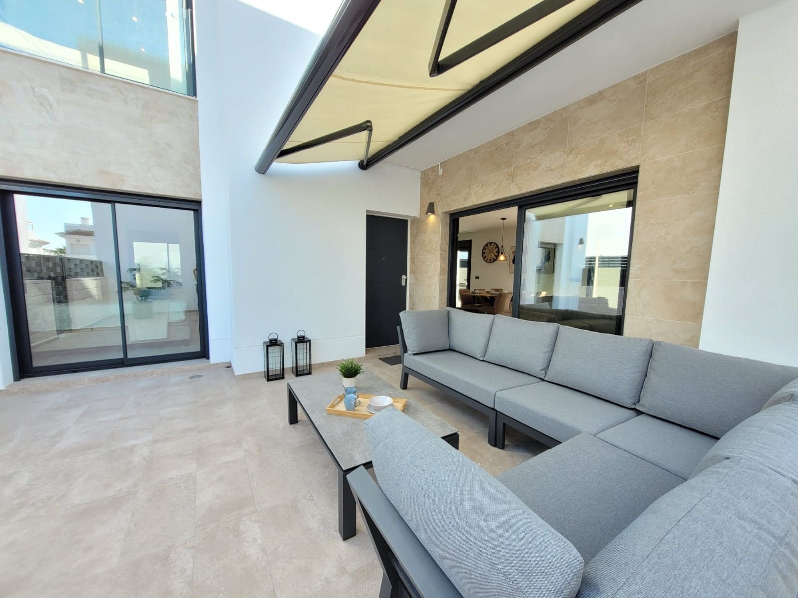 3 slaapkamer Villa voor vakantieverhuur in Ciudad Quesada met zwembad garage - € 1.085 (Ref: 8786960)