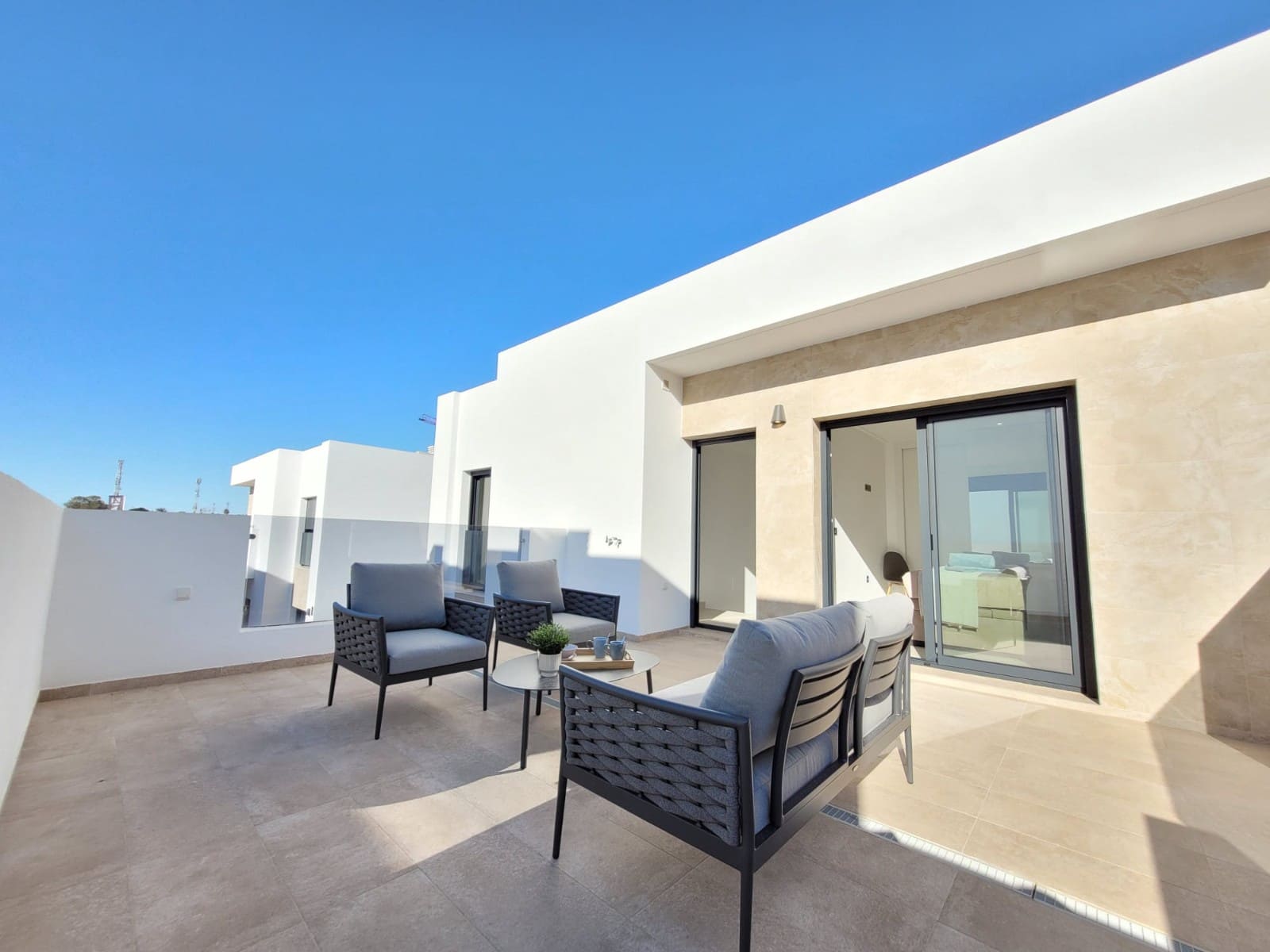 3 slaapkamer Villa voor vakantieverhuur in Ciudad Quesada met zwembad garage - € 1.085 (Ref: 8786960)