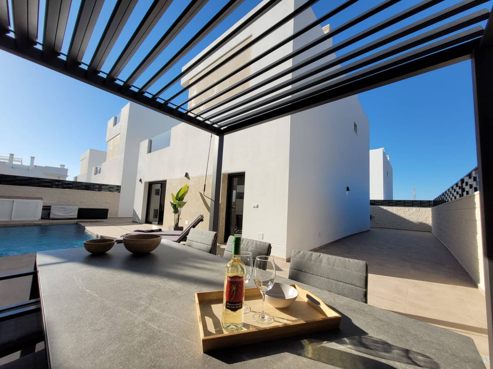 3 slaapkamer Villa voor vakantieverhuur in Ciudad Quesada met zwembad garage - € 1.085 (Ref: 8786960)