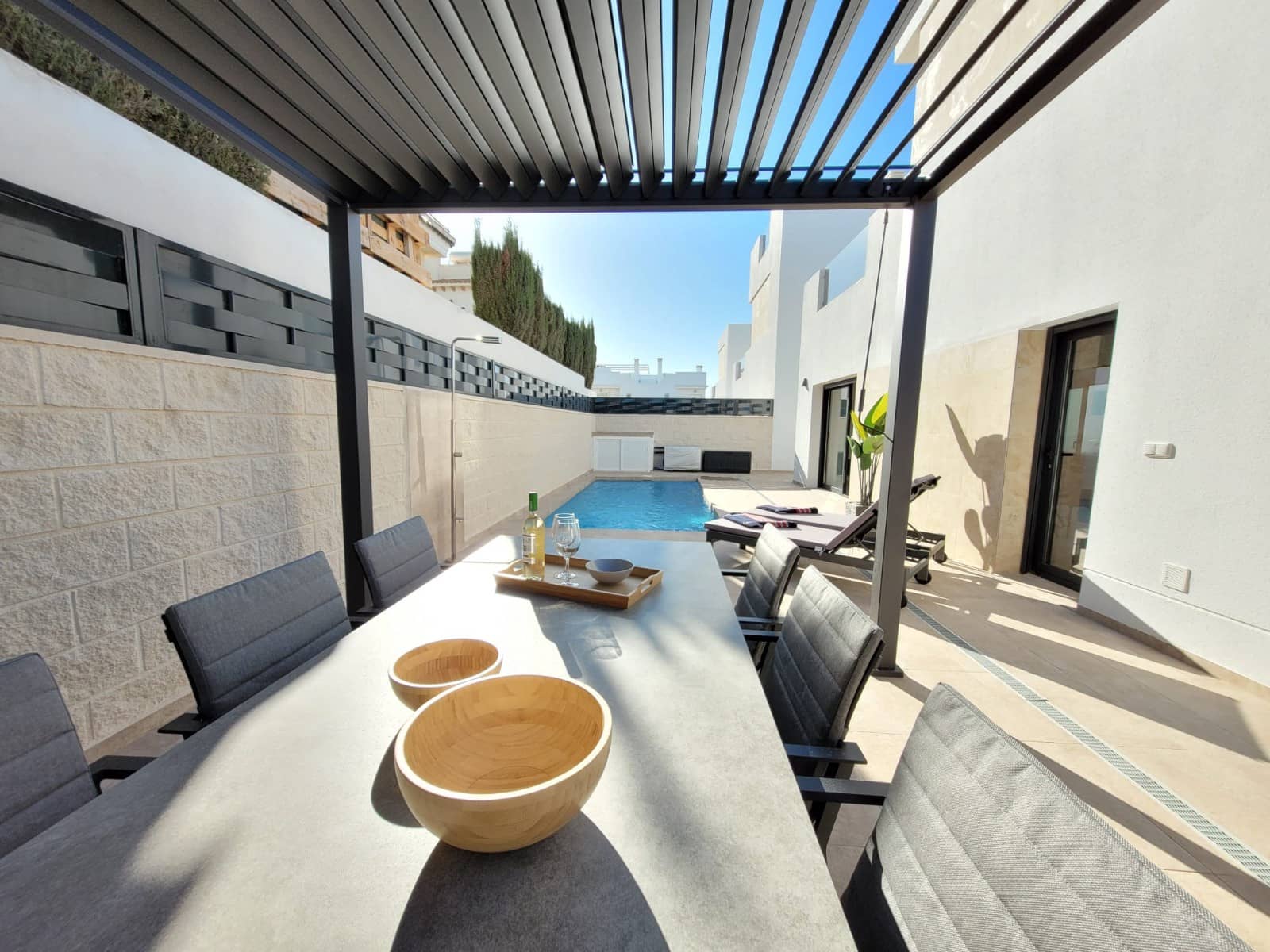 3 slaapkamer Villa voor vakantieverhuur in Ciudad Quesada met zwembad garage - € 1.085 (Ref: 8786960)