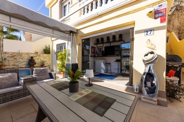Chalet de 4 habitaciones en Las Ramblas Golf, Orihuela en venta - 345.000 € (Ref: 8802501)