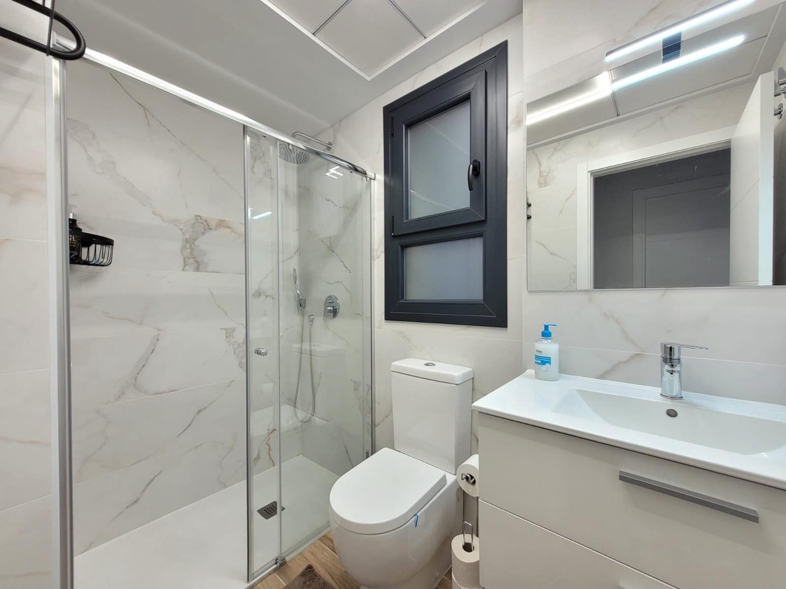   2 soveværelse   ferieLejlighed i Villamartin   med   swimmingpool  garage  - € 375 (Ref: 8840227)