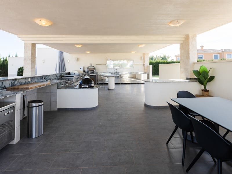 13 soverom Villa til salgs i Torrellano - € 2 000 000 (Ref: 8873810)