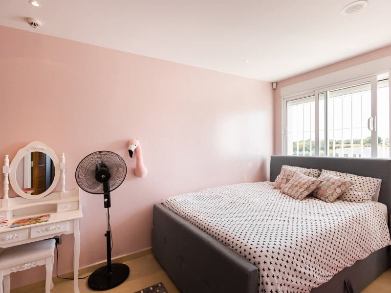 13 soverom Villa til salgs i Torrellano - € 2 000 000 (Ref: 8873810)