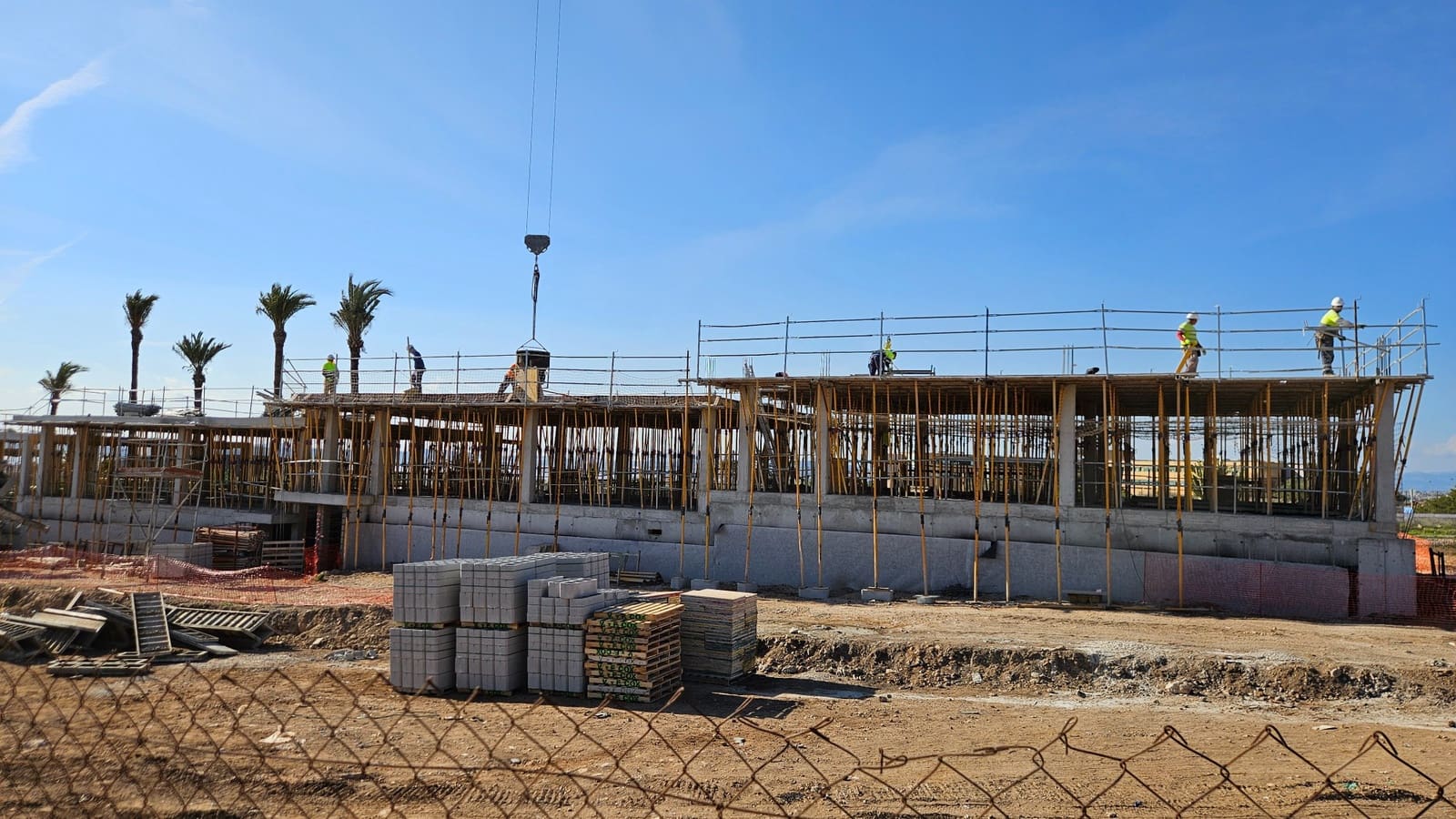 3 bedroom Villa for sale in Torrevieja with pool - € 595,000 (Ref: 8873811)