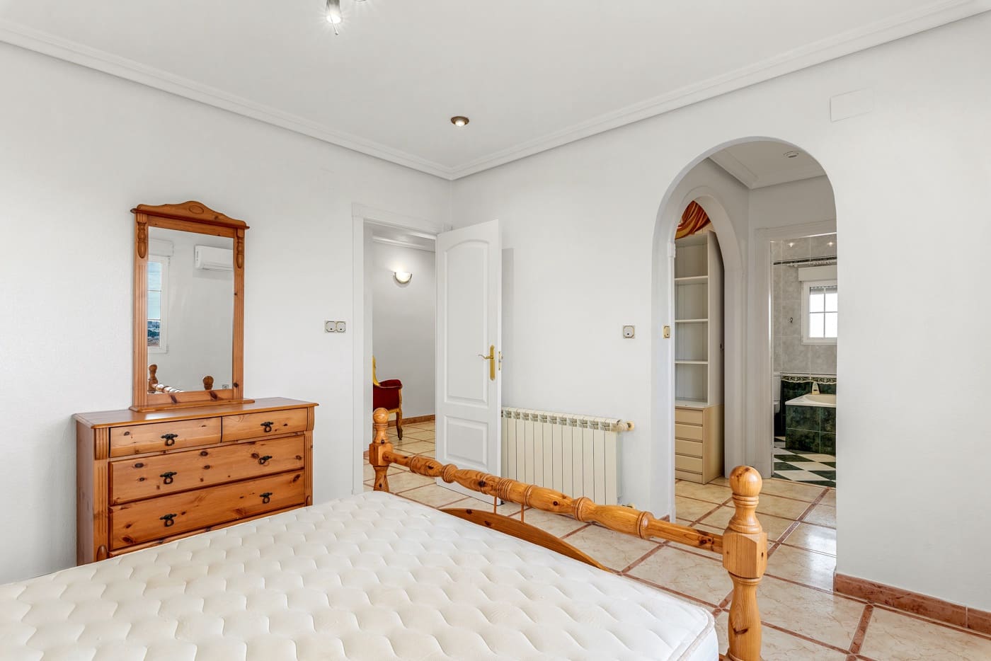 4 soverom Villa til salgs i Torrevieja - € 689 000 (Ref: 8873968)