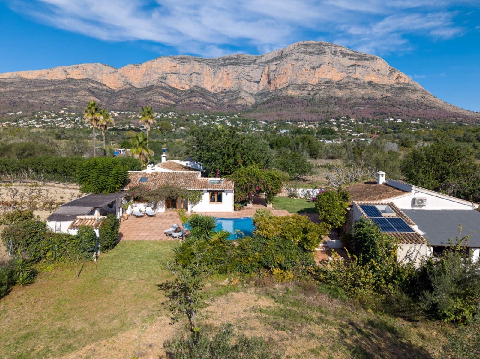 5 makuuhuone Huvila myytävänä paikassa Javea / Xabia mukana uima-altaan - 1 399 000 € (Ref: 8878238)