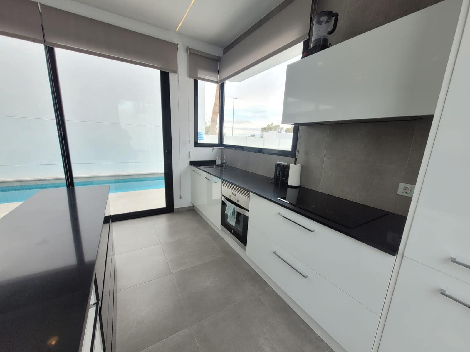 3 slaapkamer Villa voor vakantieverhuur in La Marina met zwembad garage - € 1.505 (Ref: 8880896)