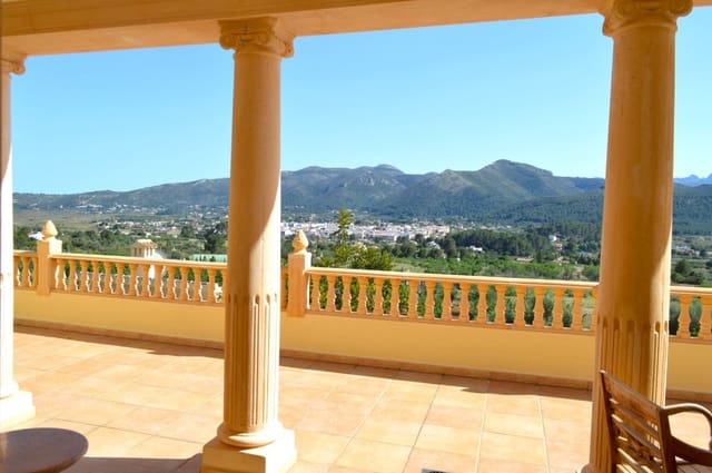 3 slaapkamer Villa te koop in Jalón / Xaló met zwembad - € 595.000 (Ref: 8896235)