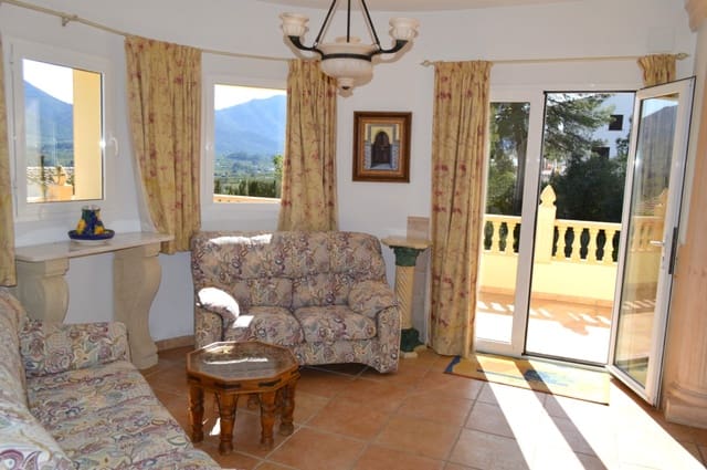 3 slaapkamer Villa te koop in Jalón / Xaló met zwembad - € 595.000 (Ref: 8896235)