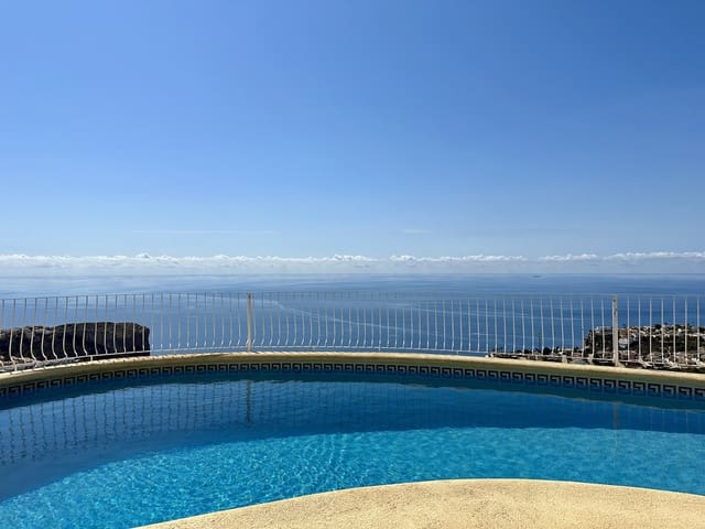 3 soveværelse Villa til salg i Moraira, Teulada-Moraira med swimmingpool - € 695.000 (Ref: 8898097)