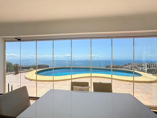 3 soveværelse Villa til salg i Moraira, Teulada-Moraira med swimmingpool - € 695.000 (Ref: 8898097)