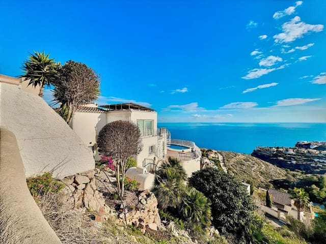 3 soveværelse Villa til salg i Moraira, Teulada-Moraira med swimmingpool - € 695.000 (Ref: 8898097)