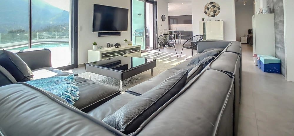 4 bedroom Villa for sale in Pego with pool - € 790,000 (Ref: 8903688)